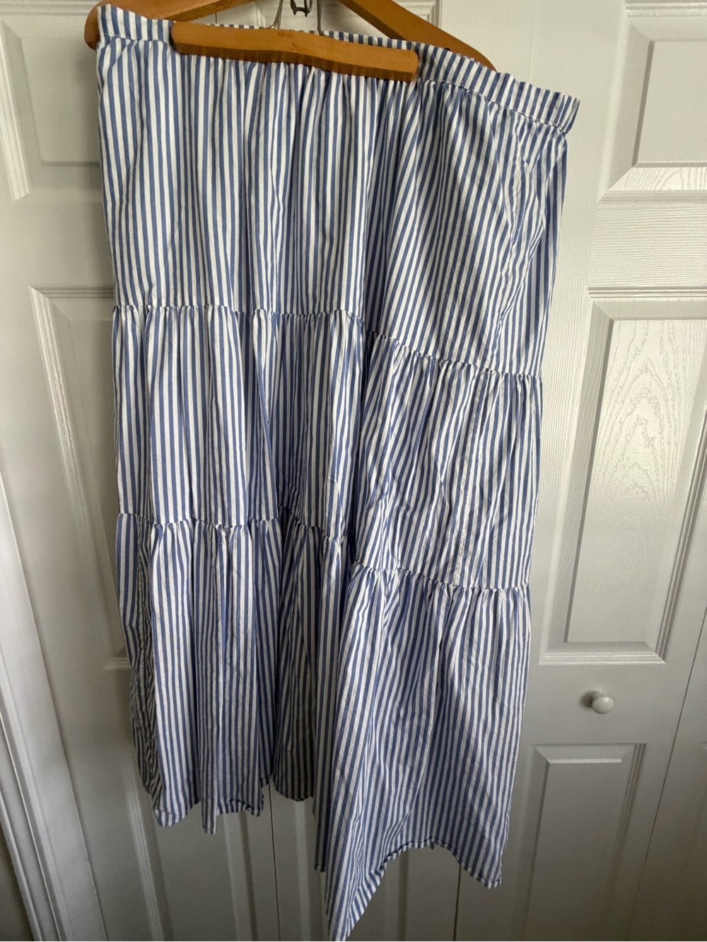 Banana republic Blue and White Seersucker lined Tiered Maxi Skirt - Womens